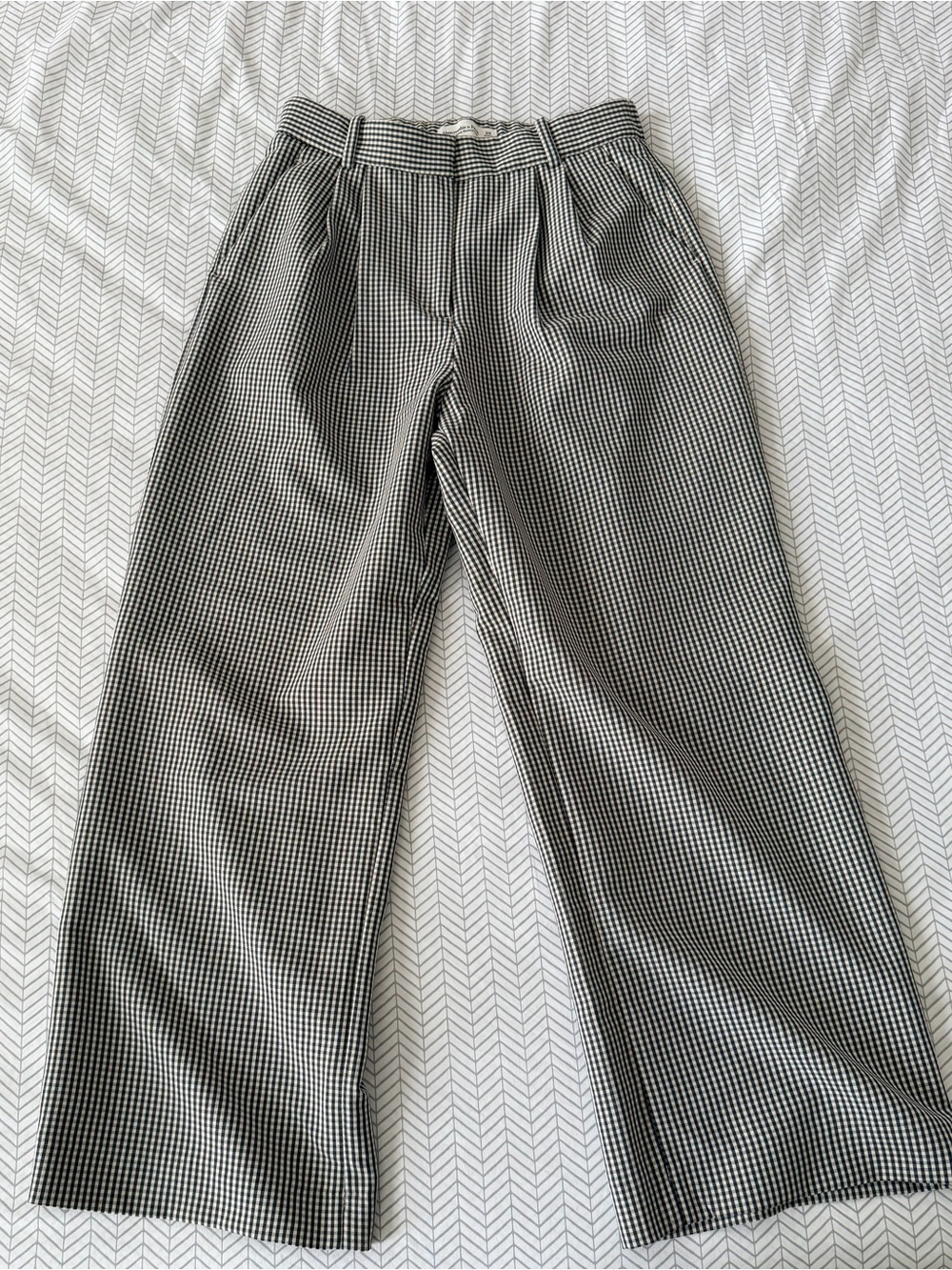 Abercrombie & Fitch Black and White Checked Wide-Leg Pants